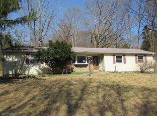 646 Winding Brook Ln, Califon, NJ 07830