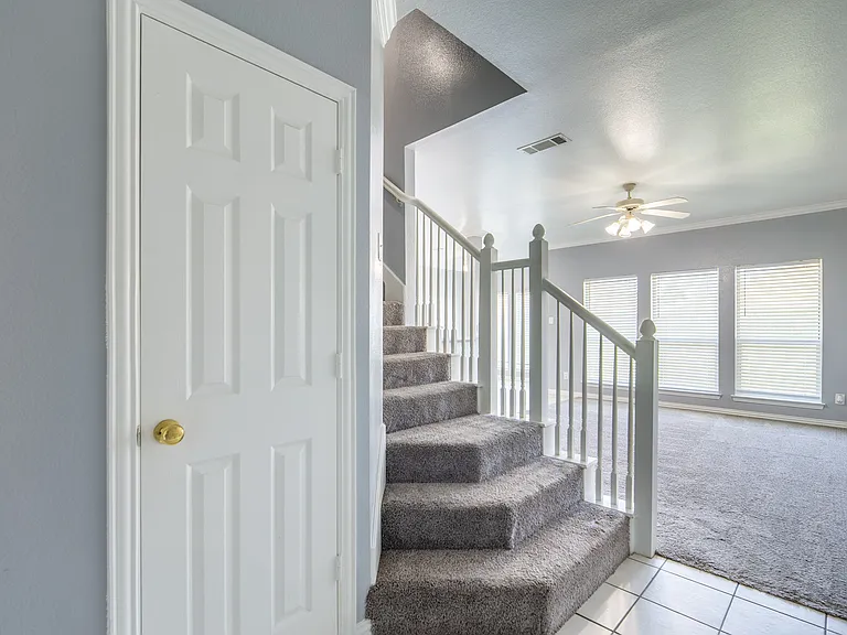 5813 Blackmon Ct — Photo 4