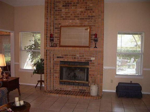 4th image of 8915 Hickory Hill Dr