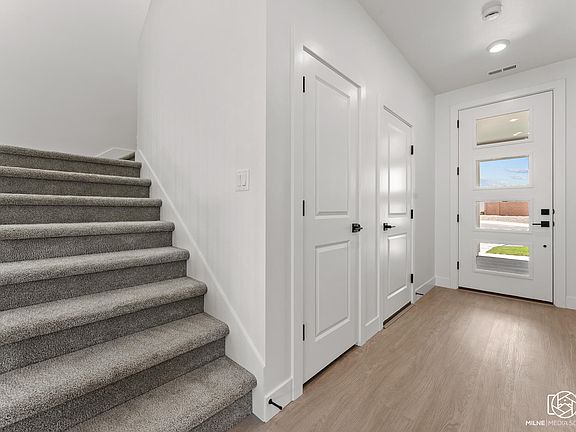 5th image of 643 S Lesina Heights Dr