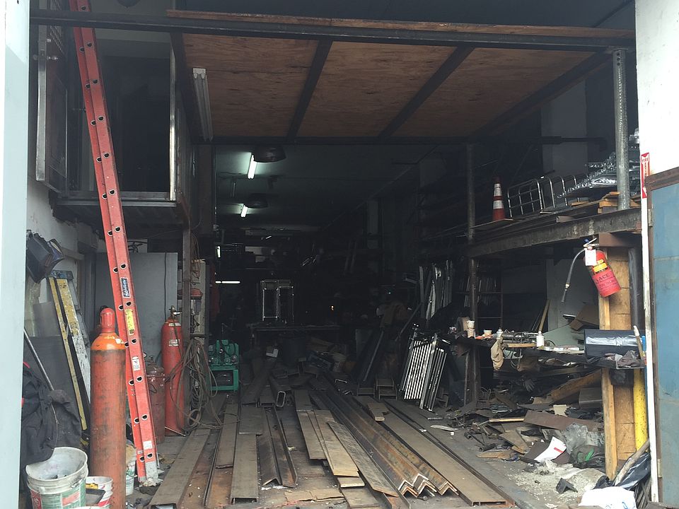 2nd image of 137 Thames Street