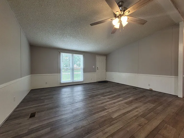 179 Family Cir — Photo 2