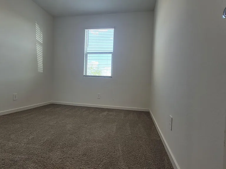 15998 W Smoketree Dr — Photo 11