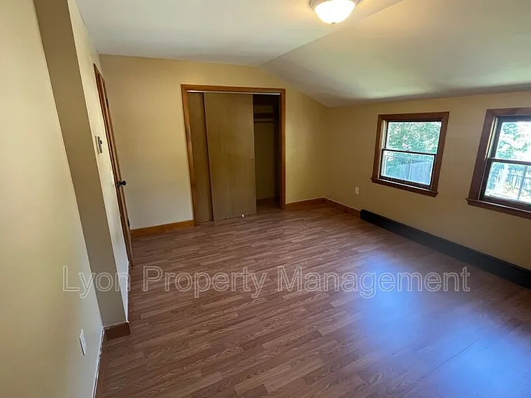 67 Hutchinson St — Photo 8