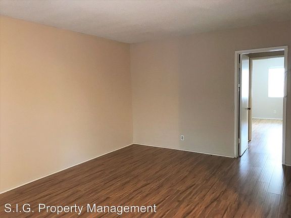 4th image of 1126 E Doran St APT B