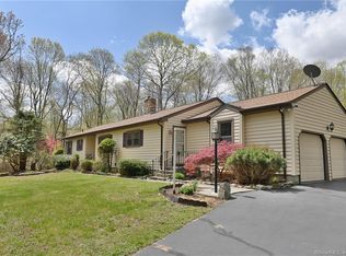 27 Parker Hill Rd S, Higganum, CT 06441