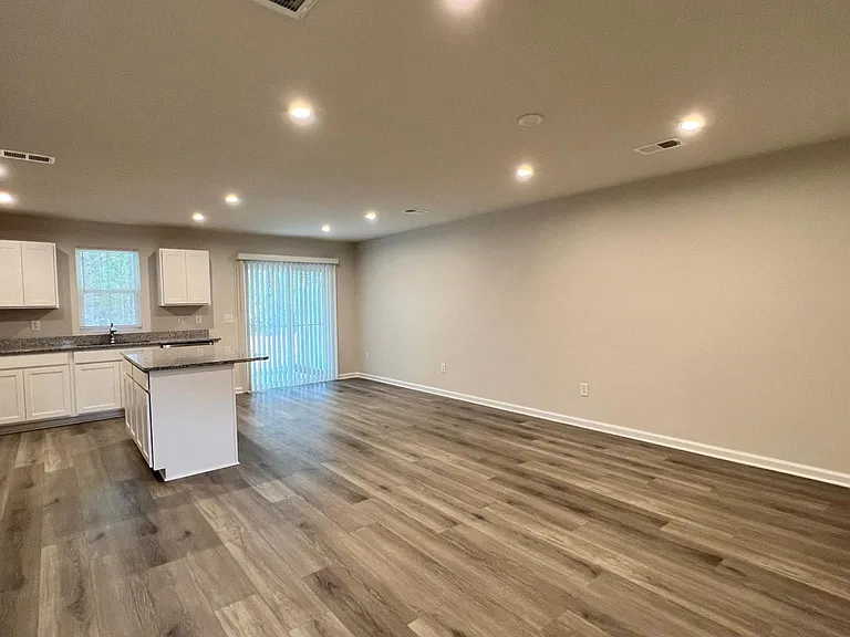 243 Christiana Ln #B — Photo 25