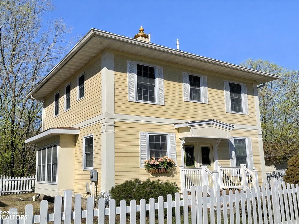 1st image of 716 Orchard Pl