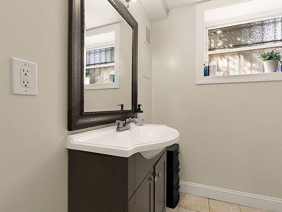 5th image of 1409 Decatur St NW
