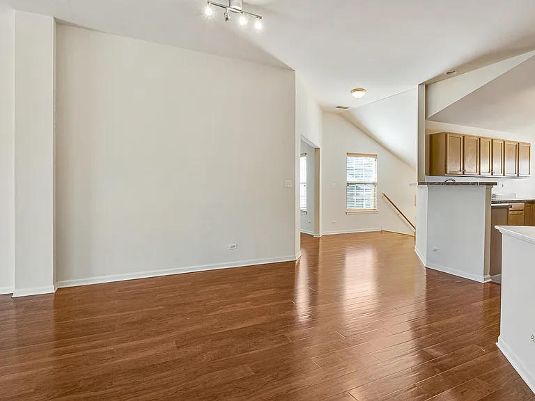 2409 Wilton Ln — Photo 8