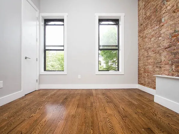 1347 Hancock Street image 5 of 11