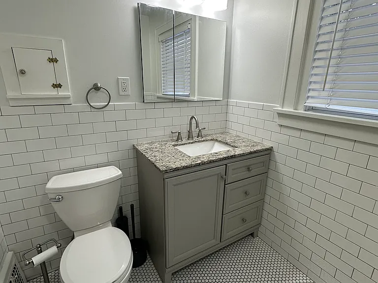 1634 Chesterland Ave — Photo 18