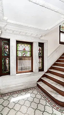 Rented by Compass | media 32