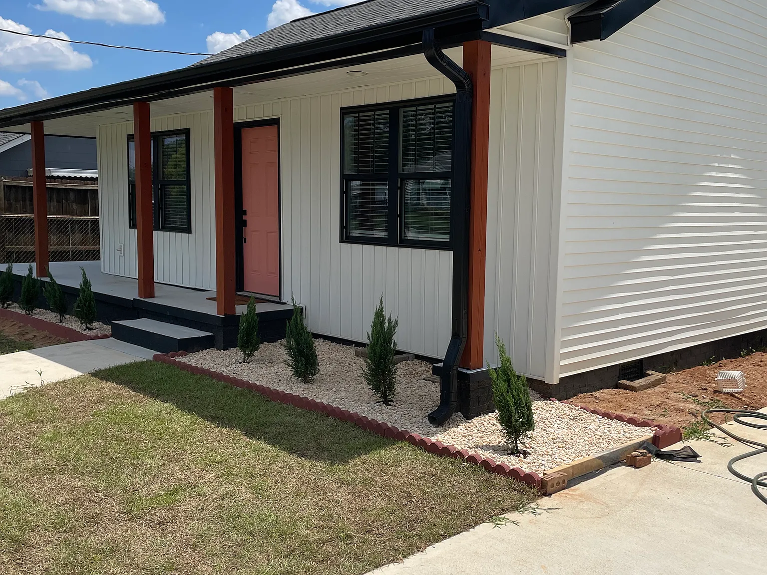 3 bed, 1080 sqft, $1,650 — Photo 2