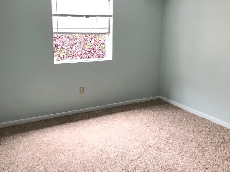 107 Oak Ln #9 — Photo 15