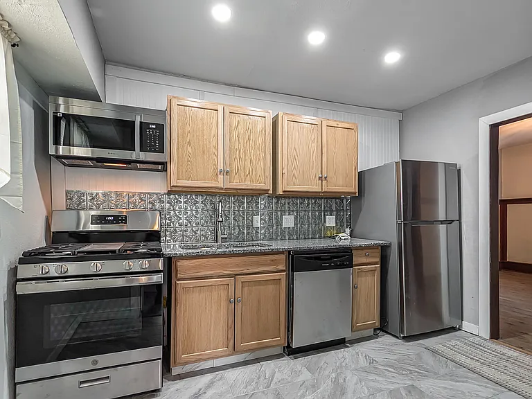 1268 Pondview Ave #A — Photo 7