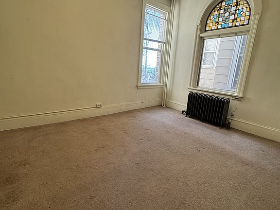 3rd image of 718-720 E 1st St #5