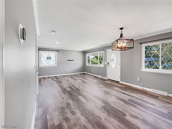 3rd image of 340 Sylvia Dr
