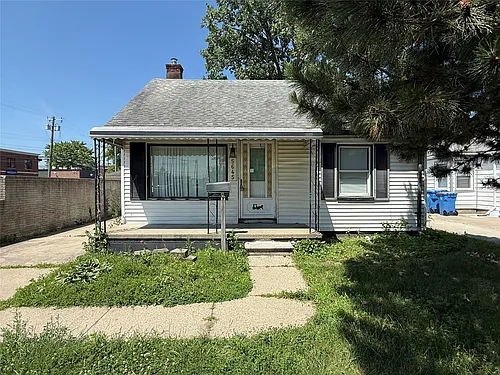5645 Fenton St Photo 1