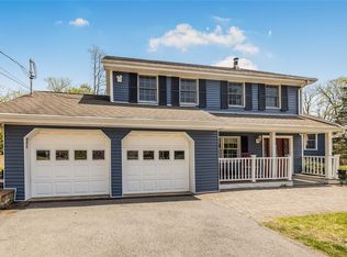 4 McNair Dr, Mahopac, NY 10541