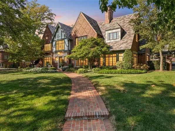 1220 W 64th St, Kansas City, MO 64113