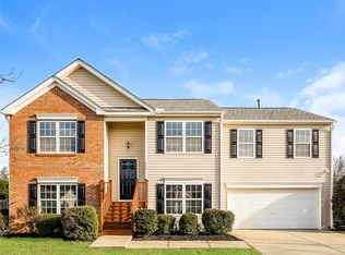 1926 Hickory Bark Dr, Fuquay Varina, NC 27526