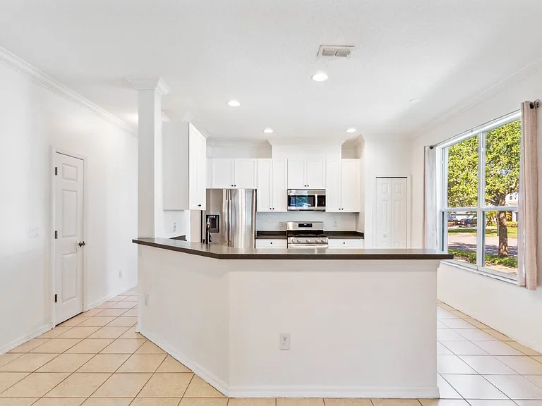 5007 River Gem Ave — Photo 4
