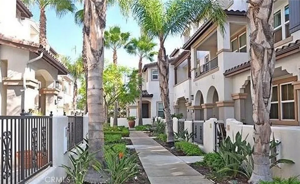 76 Bixby Cir