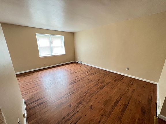 4th image of 2200 Longshore Ave Floor 1