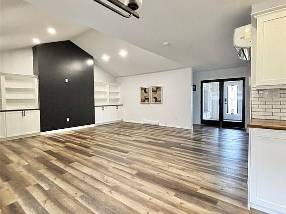 4th image of 52 Midland Row