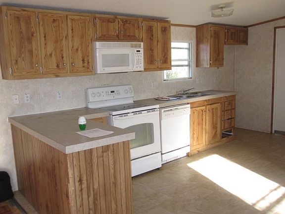 3rd image of 6069 E Flint Ln