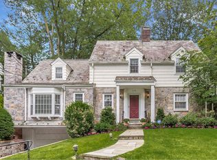570 Hunt Ln, Manhasset, NY 11030