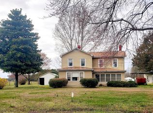 52 Suggetts Point Rd, Warsaw, VA 22572