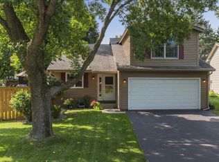 1460 Knoll Dr, Shoreview, MN 55126