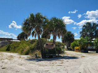 801 Jersey St NE, Lake Placid, FL 33852