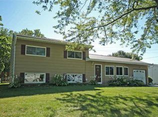 32 Green Isle Rd, Henrietta, NY 14467