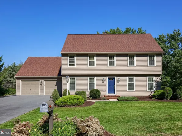 849 Aylesbury Dr, Lancaster, PA 17601