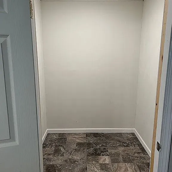 300 Kelly Dr — Photo 12