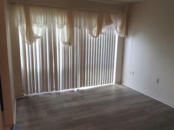 4th image of 2701 Sand Trap Ln #10