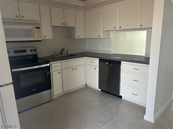 5th image of 4260 SE 20th Pl APT 205