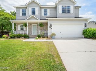 203 Edgefield Dr, Jacksonville, NC 28546