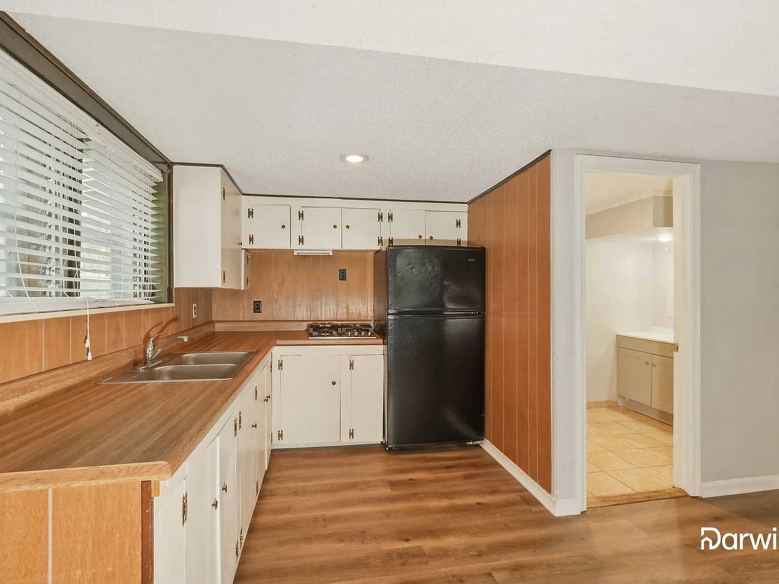 4 bed, 2.0 bath, 1976 sqft, $1,830 — Photo 4