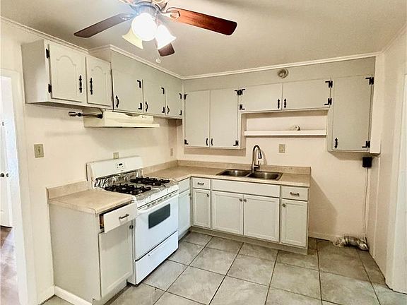 5th image of 152 Water St