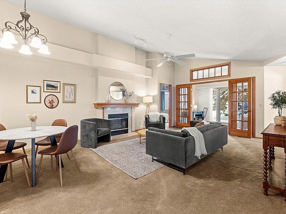3rd image of 535 Lovell Ave