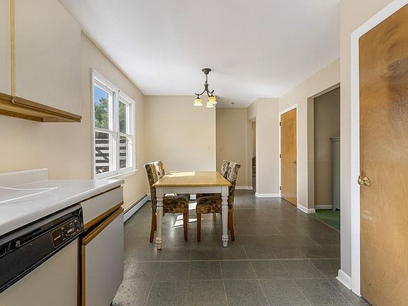 5th image of 23 Rocco Dr