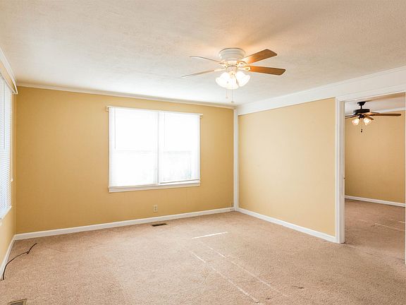 3rd image of 919 Leaf Ave