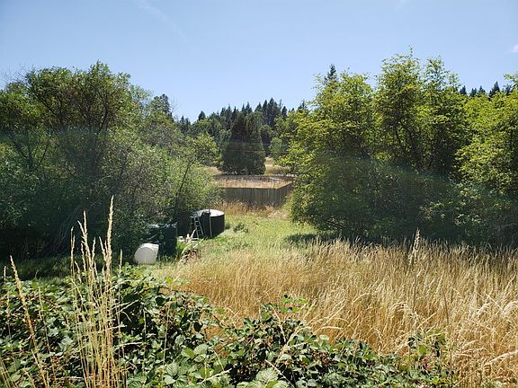 2nd image of 5584 Old Highway 99 S