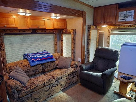 3rd image of 50 Leslie Ln