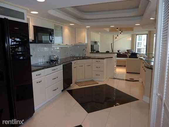 5th image of 1035 SE 6th Ave #43
