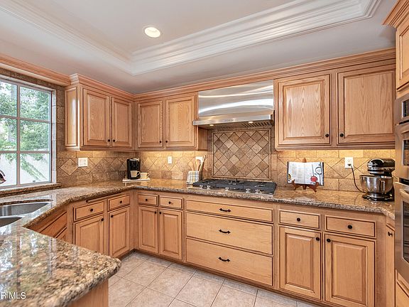 3rd image of 5623 Glenhaven Cir